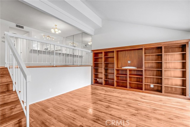 18403 Collins Street, Tarzana CA: https://media.crmls.org/medias/2f1f15e3-07d3-4ceb-aa89-7f8ad91f407d.jpg