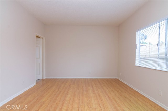 Detail Gallery Image 15 of 29 For 404 Lincoln Ave, Glendale,  CA 91205 - – Beds | – Baths