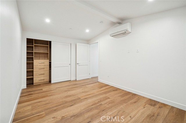 Detail Gallery Image 8 of 13 For 212 40th St #B,  Newport Beach,  CA 92663 - 1 Beds | 1 Baths