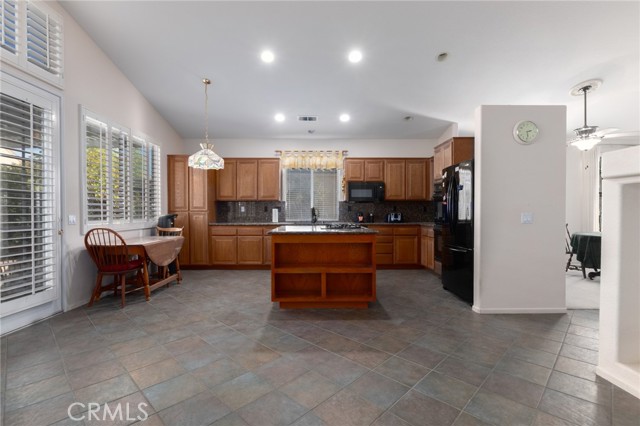 Detail Gallery Image 9 of 30 For 23806 via Compadres, Murrieta,  CA 92562 - 3 Beds | 2/1 Baths