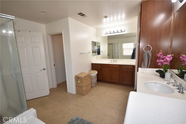 1886 Mount Verdugo Lane, Perris CA: https://media.crmls.org/medias/2f216744-9f53-4d89-bfef-893d435c3a55.jpg