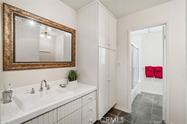 Detail Gallery Image 19 of 33 For 10056 Melinda Way #3,  Northridge,  CA 91325 - 2 Beds | 2/1 Baths