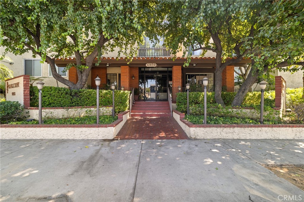 12830 Burbank Boulevard #307
