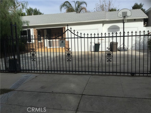 Detail Gallery Image 2 of 16 For 20957 Community St, Canoga Park,  CA 91304 - 3 Beds | 2 Baths