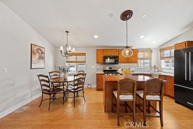 Detail Gallery Image 10 of 53 For 765 Mesa View Dr #152,  Arroyo Grande,  CA 93420 - 3 Beds | 2 Baths