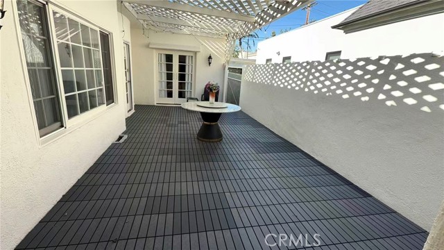 Detail Gallery Image 21 of 26 For 113 N Doheny, Beverly Hills,  CA 90211 - 4 Beds | 2/1 Baths