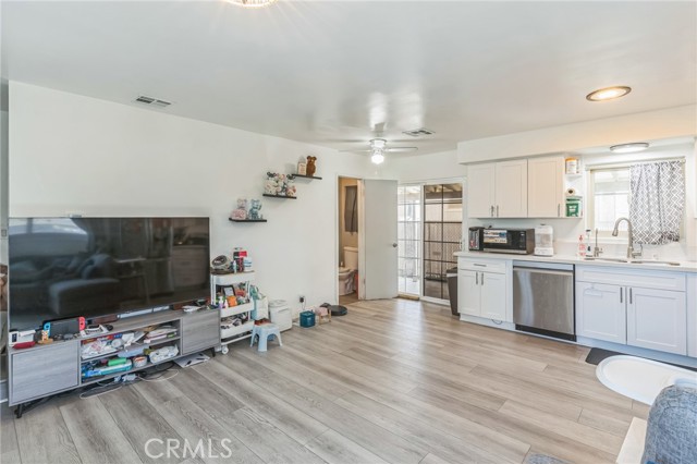 418 N Berlyn Avenue, Ontario CA: https://media.crmls.org/medias/2f2493a4-4c5e-433e-94fd-251541ad8b8f.jpg