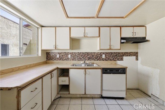 1700 E Avenue Q14, Palmdale CA: https://media.crmls.org/medias/2f24b4ed-41fa-465a-8b0f-7f545a2bf159.jpg