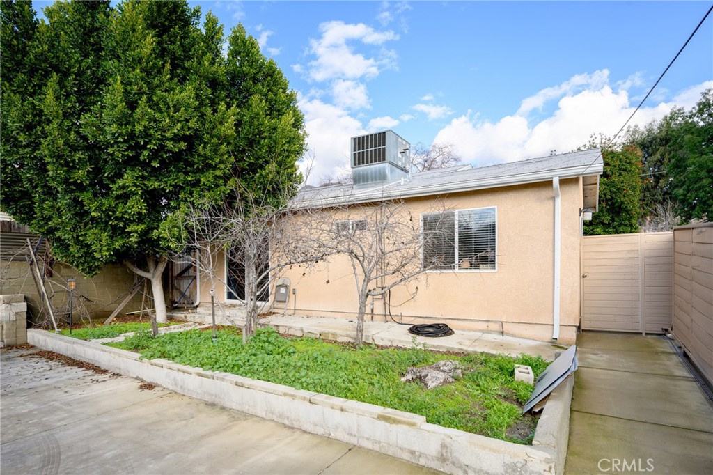10604 Plainview Avenue