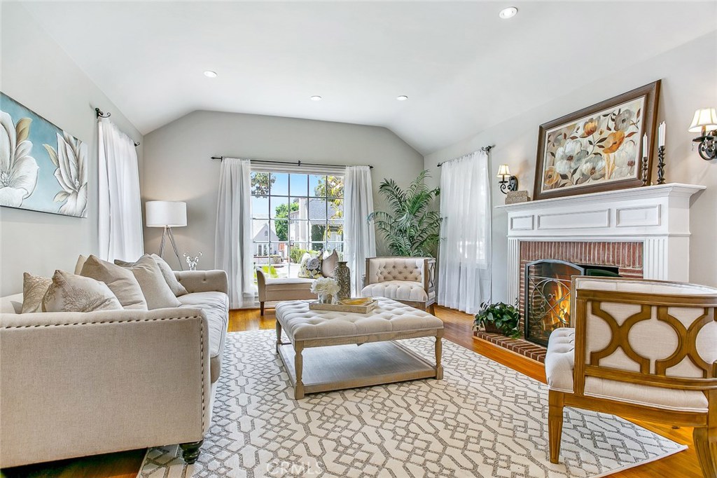 1238 Carmen Drive, Glendale, CA 91207