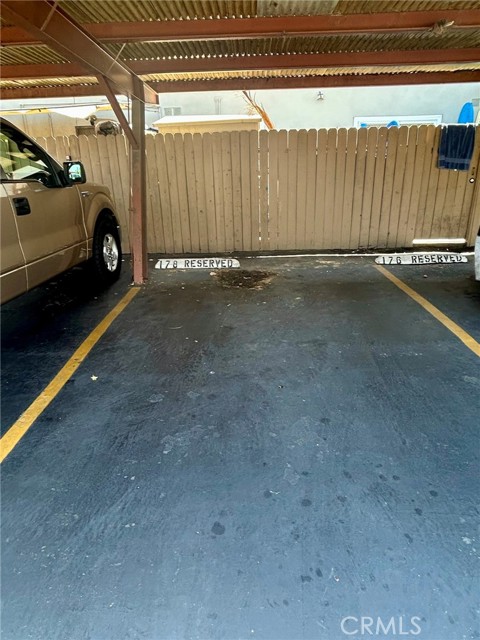 10156 Holburn Drive, Huntington Beach CA: https://media.crmls.org/medias/2f2656e0-98ff-43b3-b0d6-0ff34bf94f94.jpg