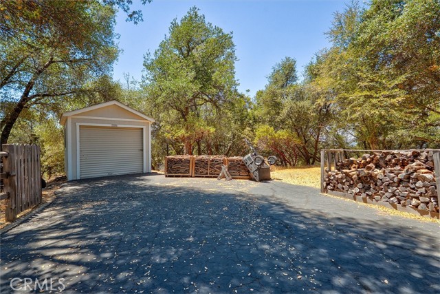Detail Gallery Image 5 of 49 For 39397 Moonray Ln, Oakhurst,  CA 93644 - 3 Beds | 2/1 Baths