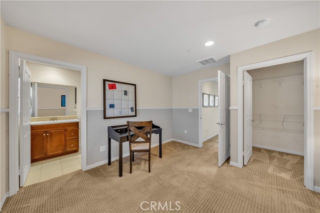 Detail Gallery Image 22 of 26 For 14102 W Chapparel Ln, Van Nuys,  CA 91405 - 2 Beds | 2/1 Baths