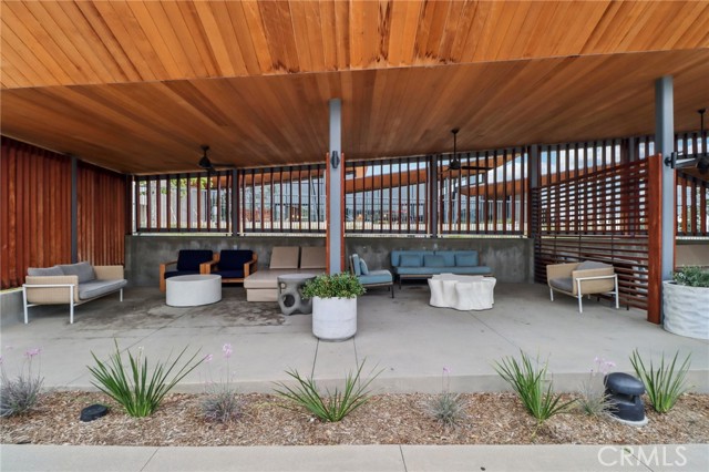 Detail Gallery Image 28 of 36 For 27230 Red Willow Ct, Valencia,  CA 91381 - 3 Beds | 2/1 Baths
