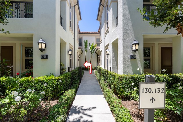 Detail Gallery Image 2 of 45 For 130 Overbrook, Irvine,  CA 92620 - 2 Beds | 2 Baths