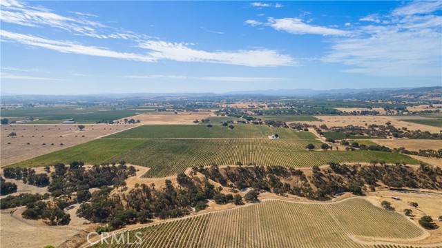 Detail Gallery Image 4 of 14 For 1600 Adobe Road, Paso Robles,  CA 93446 - – Beds | – Baths