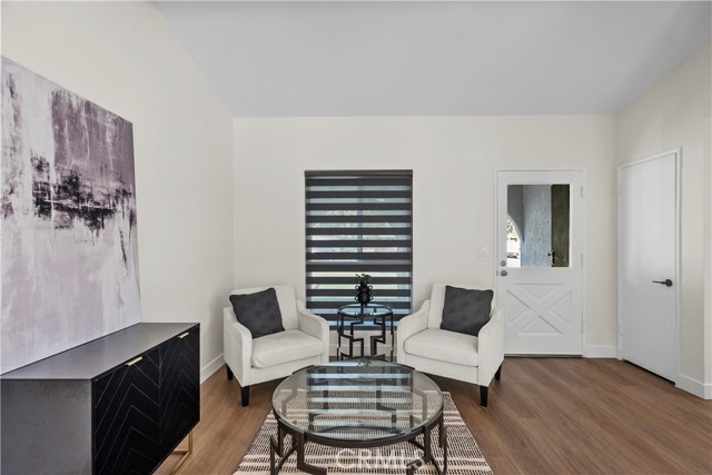 Detail Gallery Image 7 of 41 For 27410 Dewdrop Ave, Canyon Country,  CA 91351 - 3 Beds | 1/1 Baths