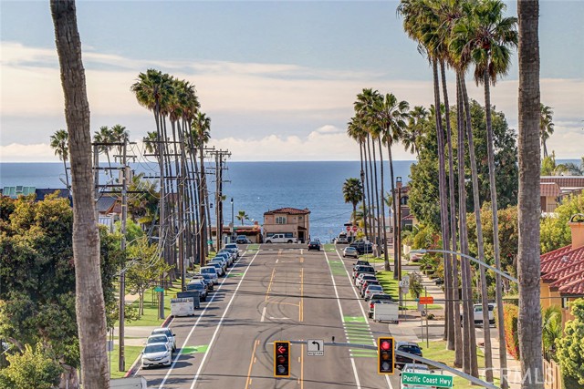 641 S Gertruda Avenue, Redondo Beach CA: https://media.crmls.org/medias/2f29b29e-fa44-4f0c-a00c-869200228d19.jpg