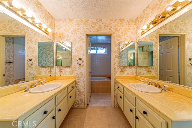 1736 Island Drive, Fullerton CA: https://media.crmls.org/medias/2f2b2c24-de40-4170-bab9-4ac67d0c259f.jpg