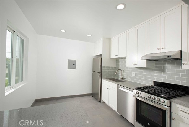 Detail Gallery Image 13 of 16 For 5459 Carlin a,  Los Angeles,  CA 90016 - 2 Beds | 1 Baths