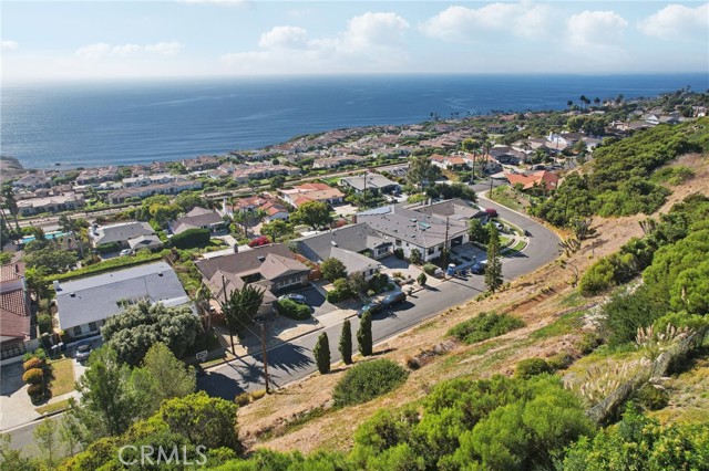 Detail Gallery Image 2 of 27 For 30637 Rue Valois, Rancho Palos Verdes,  CA 90275 - 4 Beds | 2/1 Baths