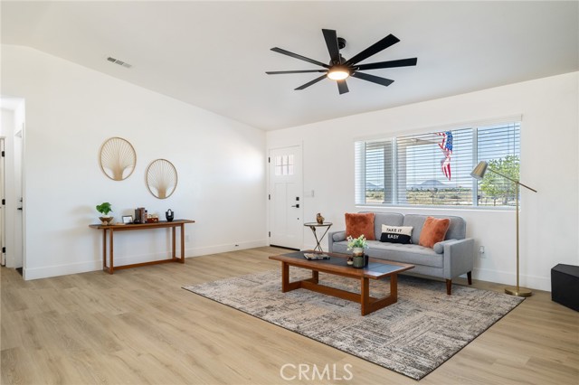 Detail Gallery Image 9 of 36 For 22717 Itasca Rd, Apple Valley,  CA 92308 - 3 Beds | 2 Baths