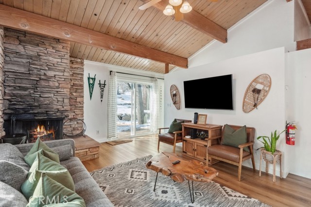 43121 Grizzly Road, Big Bear Lake CA: https://media.crmls.org/medias/2f2ca5c2-e3f2-47ed-8040-463d130a8c23.jpg