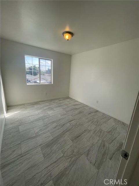 Detail Gallery Image 12 of 14 For 9700 Graham Ave #1/2,  Los Angeles,  CA 90002 - 4 Beds | 2 Baths