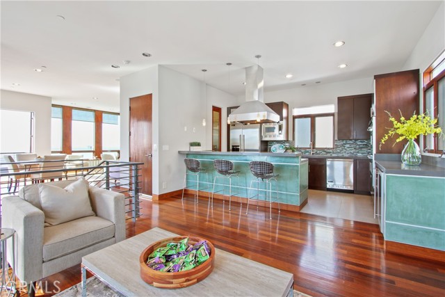 3212 Alma Avenue, Manhattan Beach, California 90266, 3 Bedrooms Bedrooms, ,3 BathroomsBathrooms,Residential,Sold,Alma,SB21214161