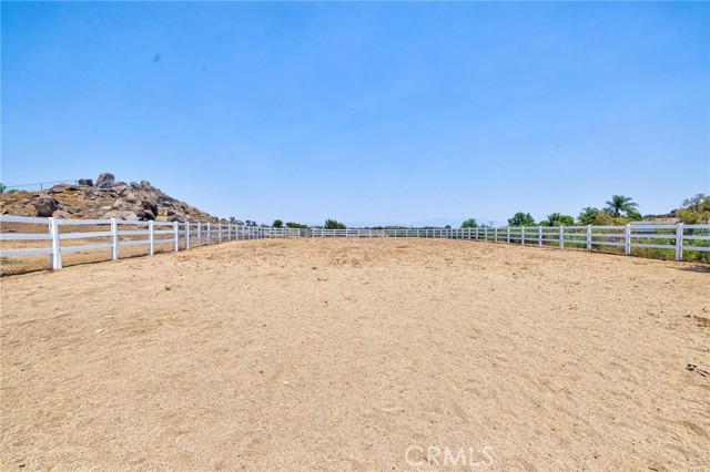 21551 Via Liago, Perris CA: https://media.crmls.org/medias/2f2ec931-8eea-4312-98a7-7b3ebc75bd53.jpg