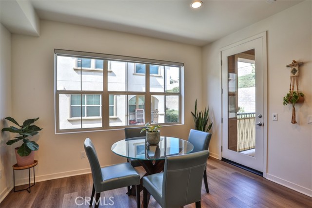 Detail Gallery Image 9 of 54 For 608 White Oaks, Lake Forest,  CA 92610 - 2 Beds | 2/1 Baths