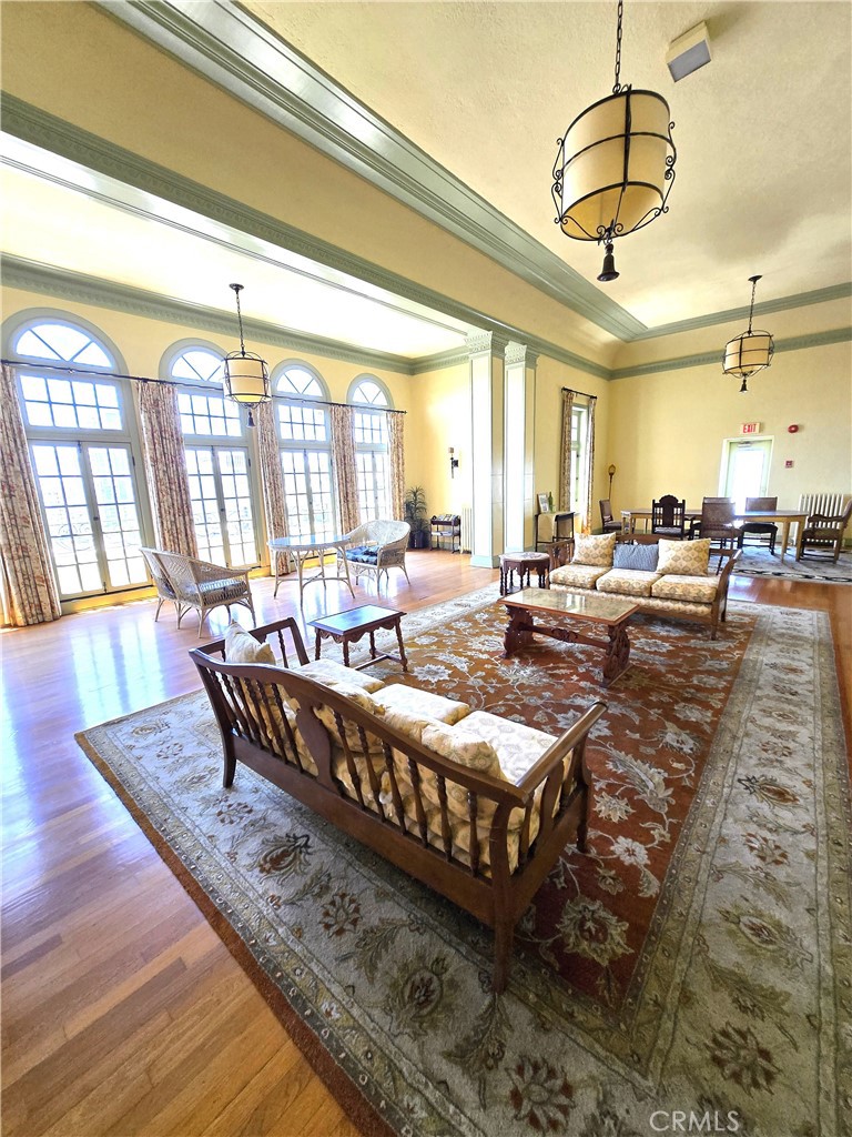 https://media.crmls.org/medias/2f311a19-97f6-4b14-b9d0-b5b1d8a8a85c.jpg?preset=X-Large