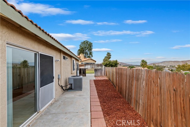 Detail Gallery Image 27 of 39 For 4296 Estrada Dr, Jurupa Valley,  CA 92509 - 3 Beds | 2 Baths