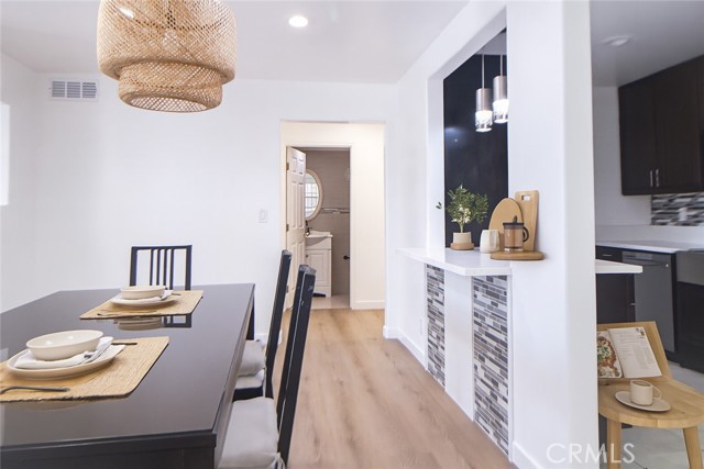 Detail Gallery Image 4 of 22 For 4215 Portola Ave, Los Angeles,  CA 90032 - 5 Beds | 3 Baths