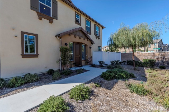 Detail Gallery Image 2 of 39 For 28246 Heirloom Drive #139,  Temecula,  CA 92591 - 4 Beds | 2/1 Baths