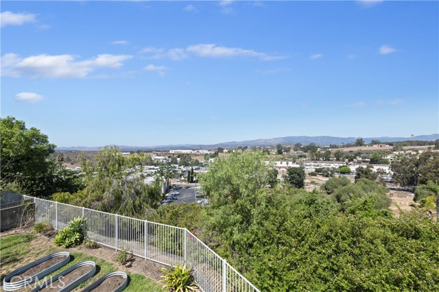 Detail Gallery Image 44 of 61 For 493 Poets Square, Fallbrook,  CA 92028 - 3 Beds | 2/1 Baths