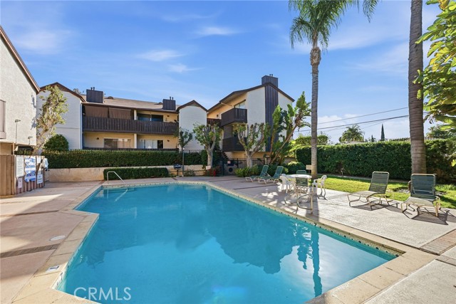 Detail Gallery Image 15 of 17 For 15030 Victory Bld #103,  Van Nuys,  CA 91411 - 2 Beds | 2 Baths