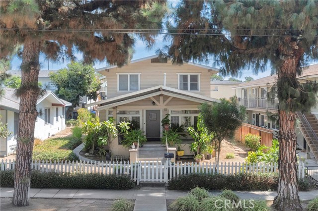 Detail Gallery Image 1 of 65 For 7612 7614 Pickering Ave, Whittier,  CA 90602 - 6 Beds | 4 Baths