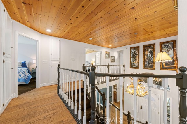 Detail Gallery Image 19 of 44 For 447 Bay View Dr, Lake Arrowhead,  CA 92352 - 4 Beds | 3 Baths