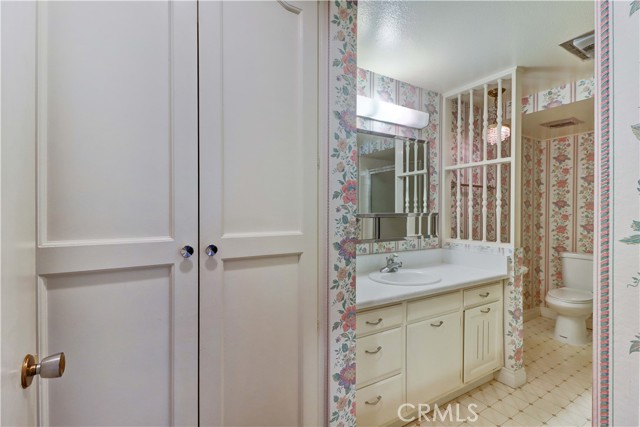 Detail Gallery Image 21 of 56 For 2009 via Mariposa #D,  Laguna Woods,  CA 92637 - 2 Beds | 2 Baths