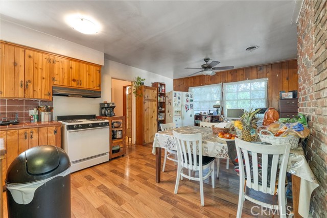 6232 Riverton Avenue, North Hollywood CA: https://media.crmls.org/medias/2f32072b-a809-4a0b-9aef-3721dfe3204e.jpg
