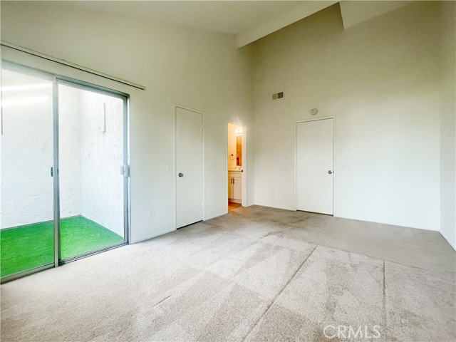 17081 Green Lane, Huntington Beach CA: https://media.crmls.org/medias/2f337625-7e3b-4c8d-b59b-95b5d36a57cd.jpg