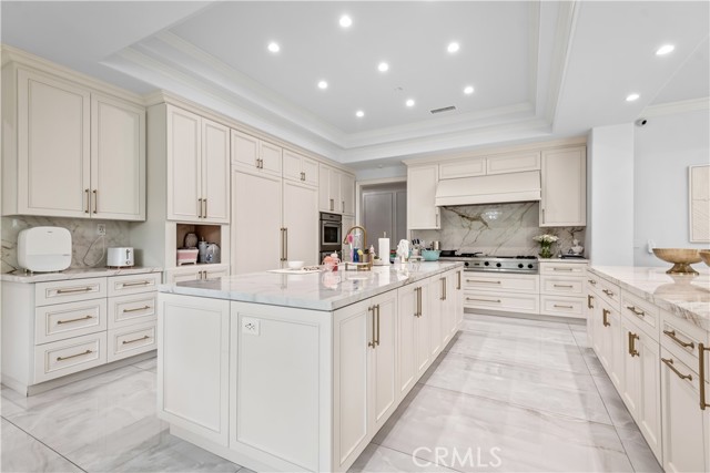 Detail Gallery Image 9 of 41 For 25548 Kingston Ct, Calabasas,  CA 91302 - 5 Beds | 6/1 Baths