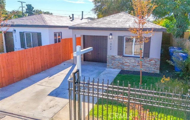 Front Image Thumbnail for CRDW25260588