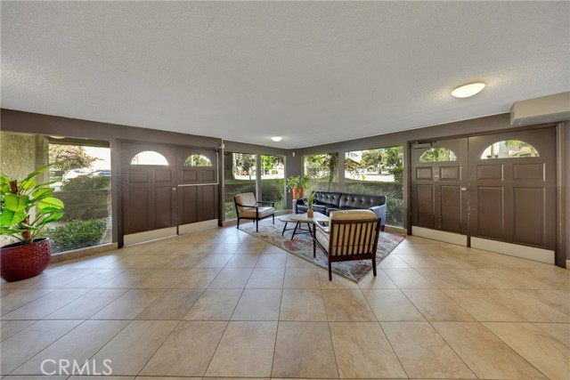 2386 E Del Mar Boulevard, Pasadena CA: https://media.crmls.org/medias/2f35f959-982b-45ae-af52-eecc577d0be8.jpg