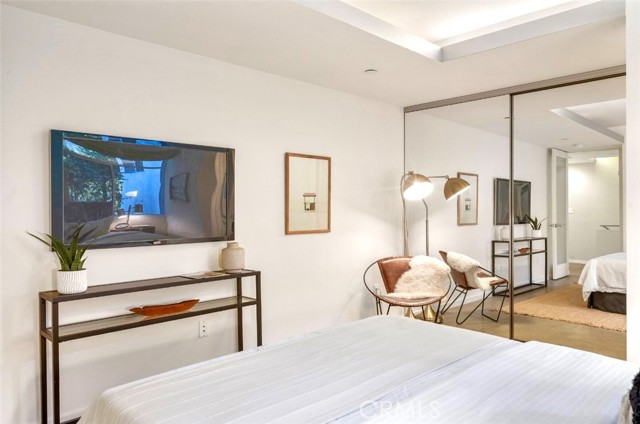 1035 19th Street, Santa Monica CA: https://media.crmls.org/medias/2f360aba-e811-41db-9756-ad0dfd0df321.jpg