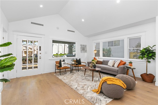 365 Coronado Avenue #2, Long Beach, CA, 90814 365 Coronado Avenue #2, Long Beach, CA, 90814