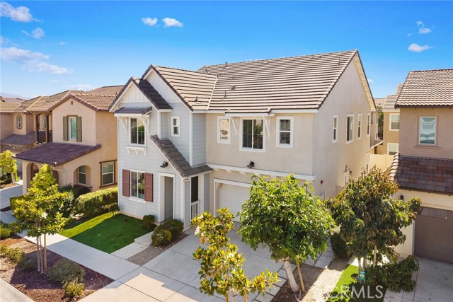 16114 Almond Avenue, Chino CA: https://media.crmls.org/medias/2f37b760-b42d-4a9a-9f4d-4620b4887953.jpg