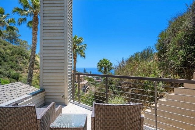 426 Nyes Place, Laguna Beach CA: https://media.crmls.org/medias/2f3869a5-e0b5-435e-8e07-37474f61fb9a.jpg
