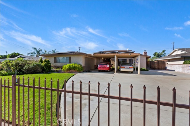 9850 Lombardy, Bloomington CA: https://media.crmls.org/medias/2f387845-60ad-4bf1-b227-82919f1a3791.jpg